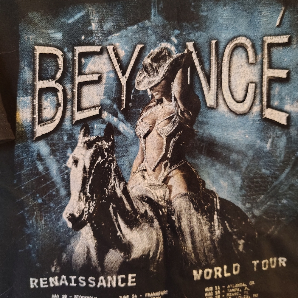 Beyonce World Tour T-Shirt- Size L